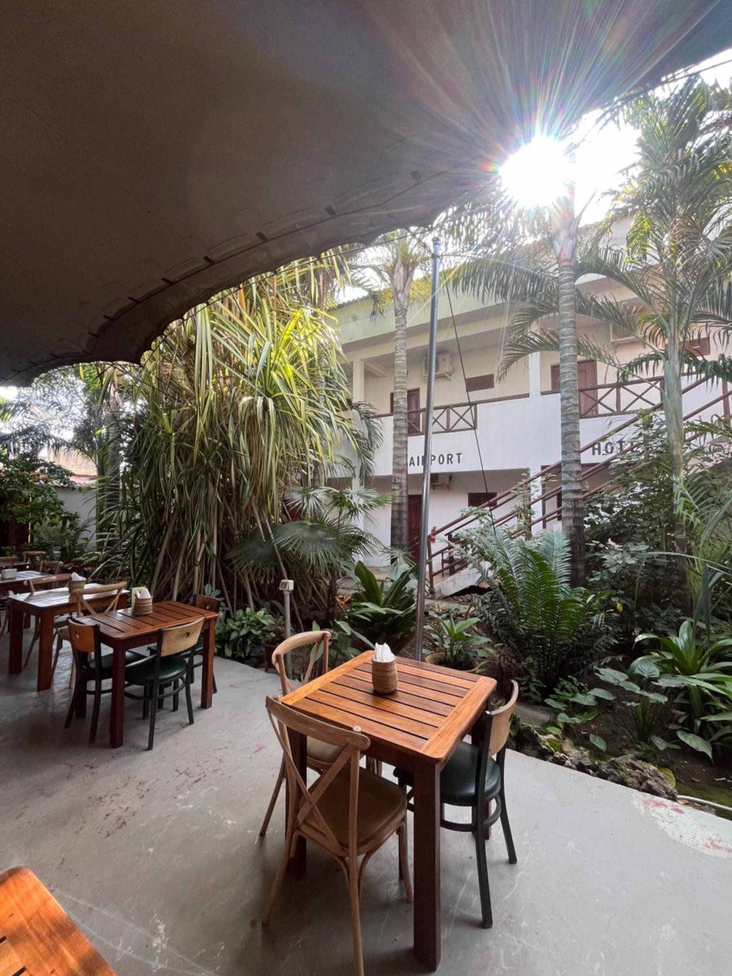 27 Cafe Airport 3* Zanzibar