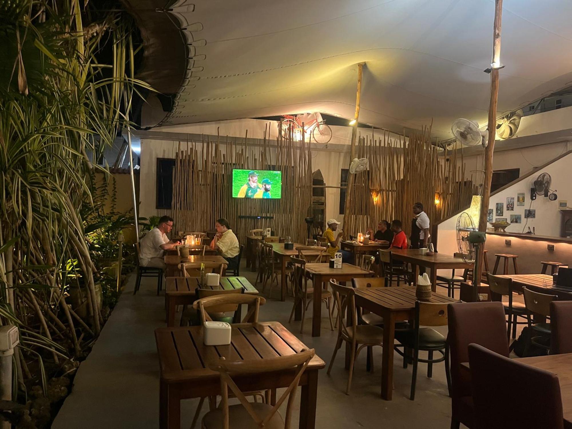 Hotel 27 Cafe Airport Zanzibar
